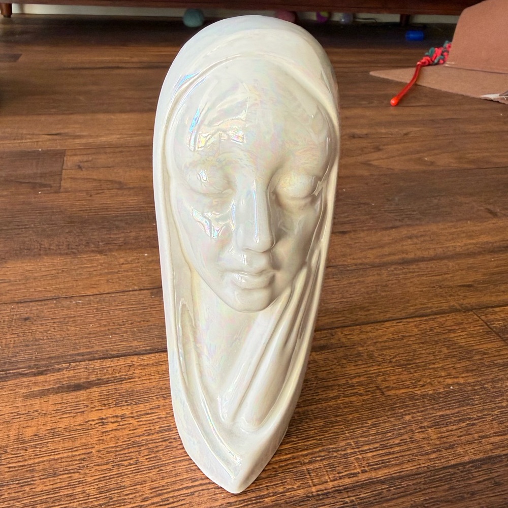 Art deco woman